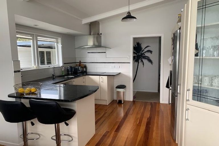 Photo of property in 9 Ridgemount Rise, Mangere Bridge, Auckland, 2022