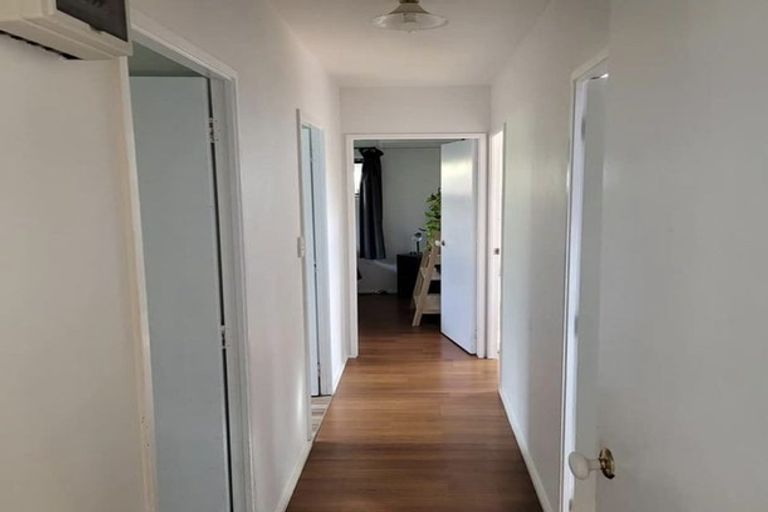 Photo of property in 1/100 Birkdale Road, Birkdale, Auckland, 0626