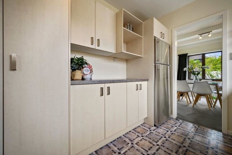 Photo of property in 2/7a Medbury Terrace, Fendalton, Christchurch, 8041