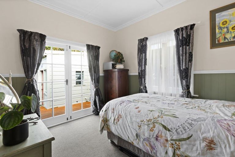 Photo of property in 12 Kinross White Street, Napier South, Napier, 4110