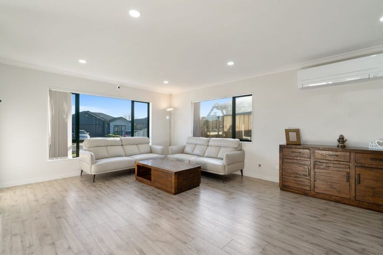 Photo of property in 9 Earlywood Road, Takanini, 2110