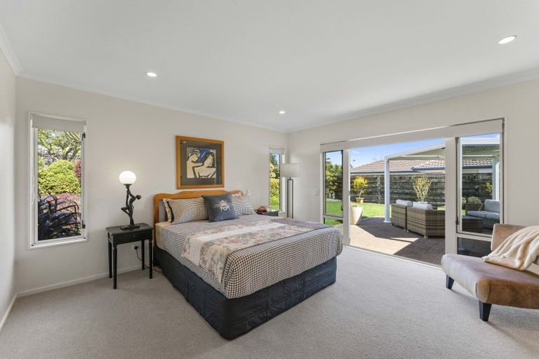 Photo of property in 2 Fairview Terrace, Waipahihi, Taupo, 3330