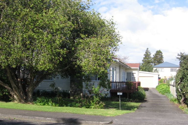 Photo of property in 4 Springbank Lane, Te Atatu Peninsula, Auckland, 0610