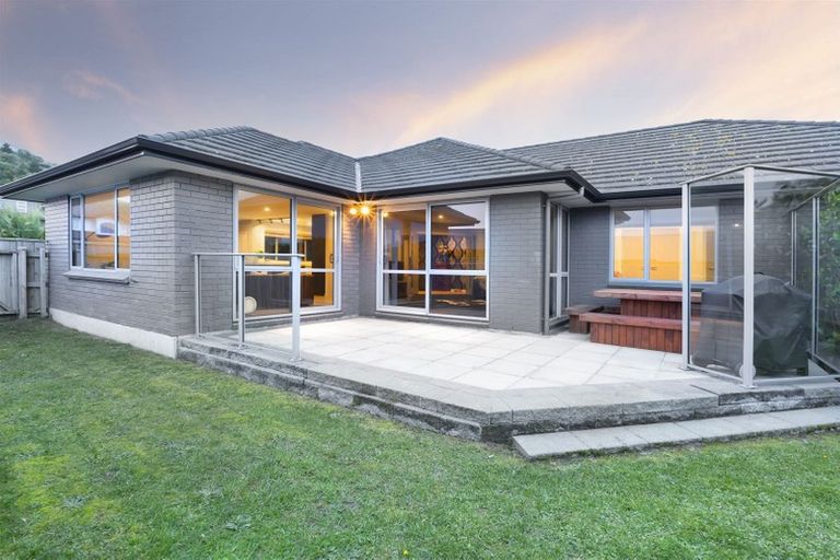 Photo of property in 75 Aotea Drive, Aotea, Porirua, 5024