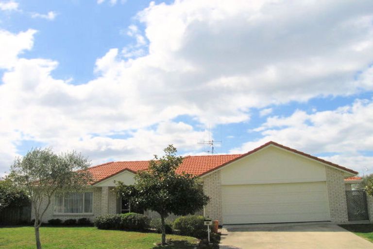 Photo of property in 10 Larisa Grove, Papamoa Beach, Papamoa, 3118