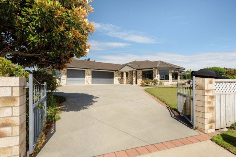 Photo of property in 7 Donelle Place, Te Puke, 3119