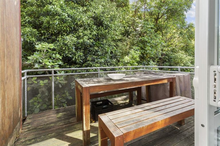 Photo of property in 9/2 Onslow Road, Khandallah, Wellington, 6035