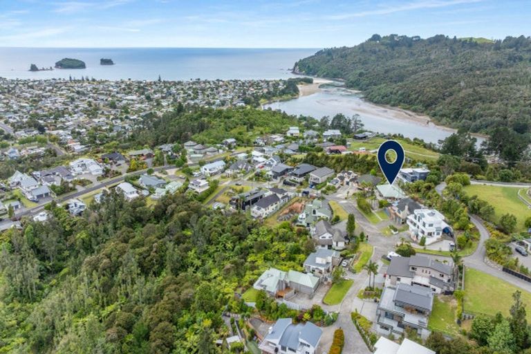 Photo of property in 121 Pacific View Drive, Whangamata, 3620