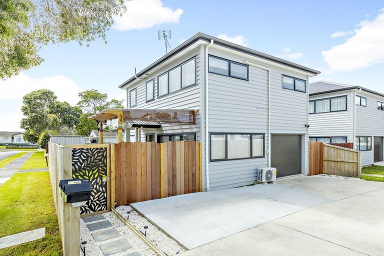 Photo of property in 3a Hinton Place, Weymouth, Auckland, 2103