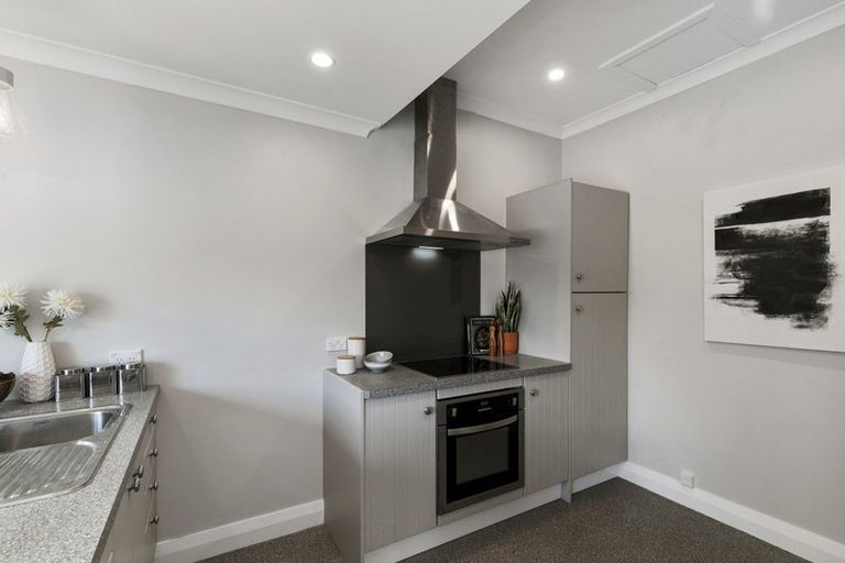 Photo of property in 135 Whites Line East, Waiwhetu, Lower Hutt, 5010