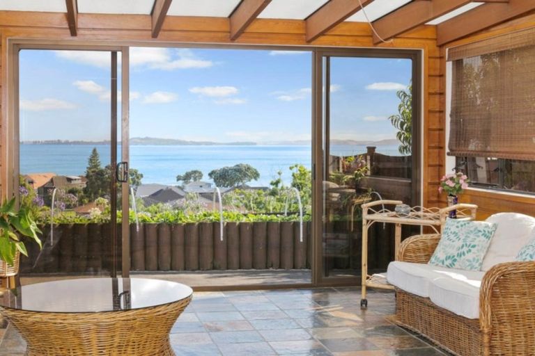 Photo of property in 6 Embling Place, Eastern Beach, Auckland, 2012