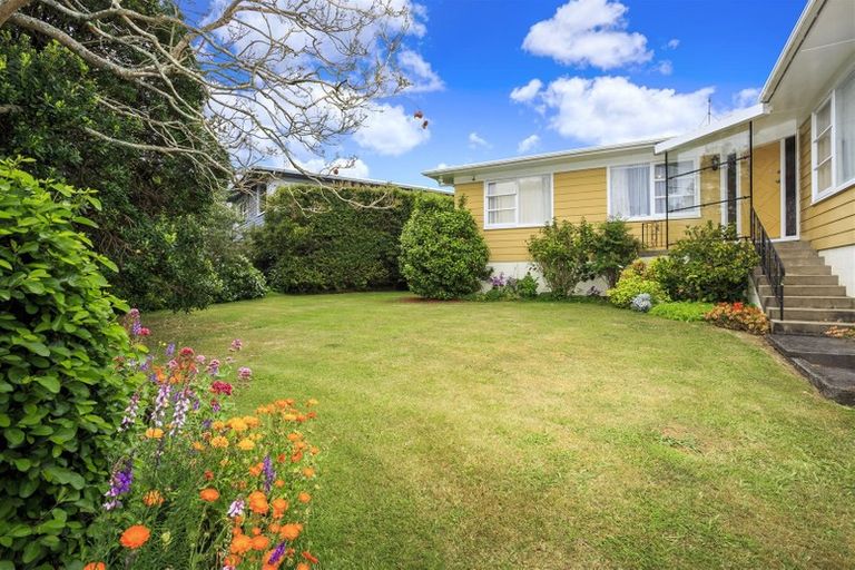Photo of property in 87 Hillcrest Avenue, Hillcrest, Auckland, 0627
