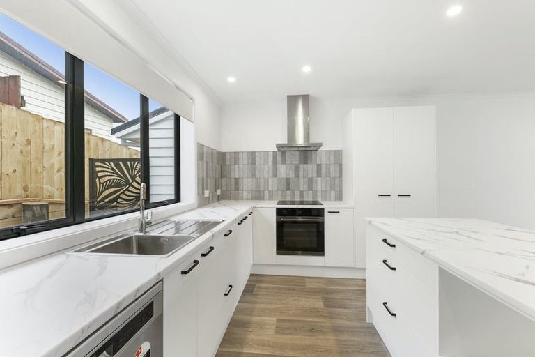 Photo of property in 30b Russell Road, Manurewa, Auckland, 2102