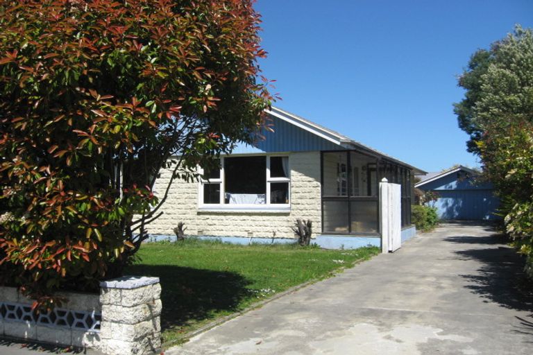 Photo of property in 15 Rossiter Avenue, Redwood, Christchurch, 8051