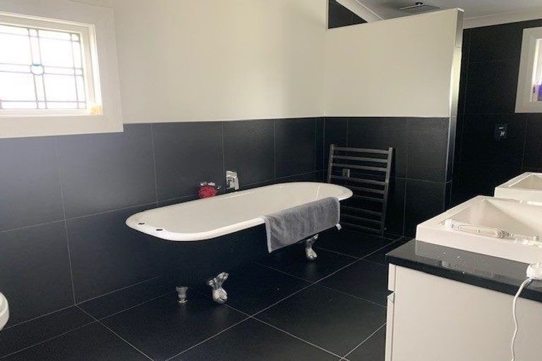 Photo of property in 125 Queen Street, Pukekohe, 2120