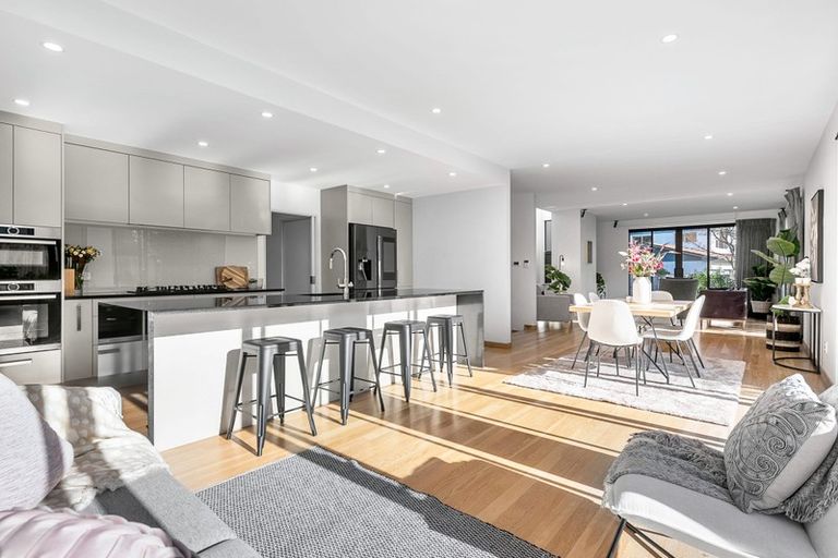 Photo of property in 28 Orr Crescent, Hutt Central, Lower Hutt, 5011