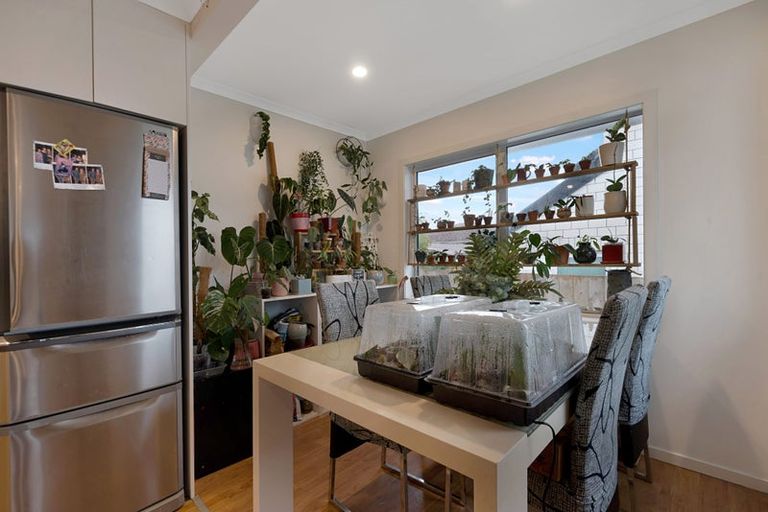 Photo of property in 14d Kirrie Avenue, Te Atatu South, Auckland, 0610