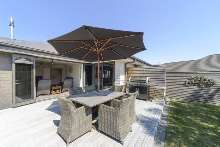 Photo of property in 25 Trump Place, Kelvin Grove, Palmerston North, 4414