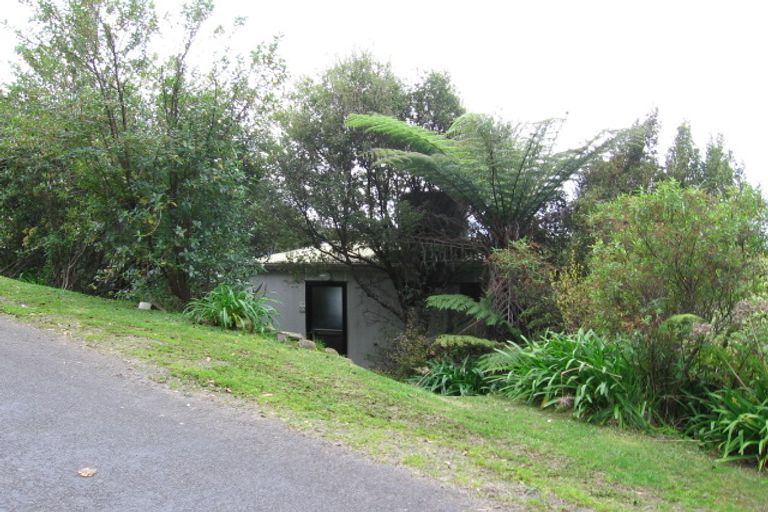 Photo of property in 20 Tutaritari Road, Hahei, Whitianga, 3591