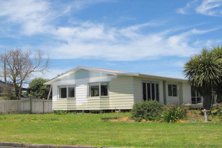 Photo of property in 32 Taihiki Road, Clarks Beach, 2122