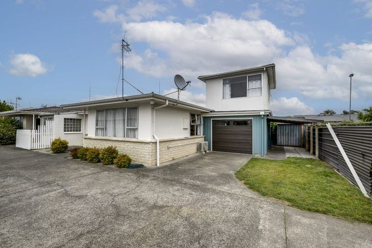 Photo of property in 11 Chester Street, Taradale, Napier, 4112