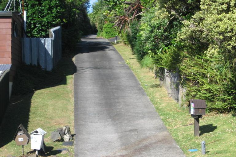 Photo of property in 1/3 Oaktree Avenue, Browns Bay, Auckland, 0630