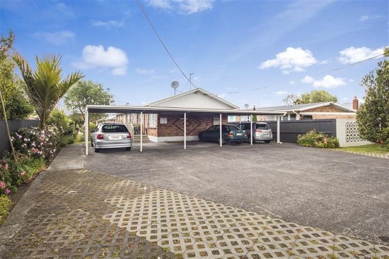 Photo of property in 26 West Coast Road, Glen Eden, Auckland, 0602