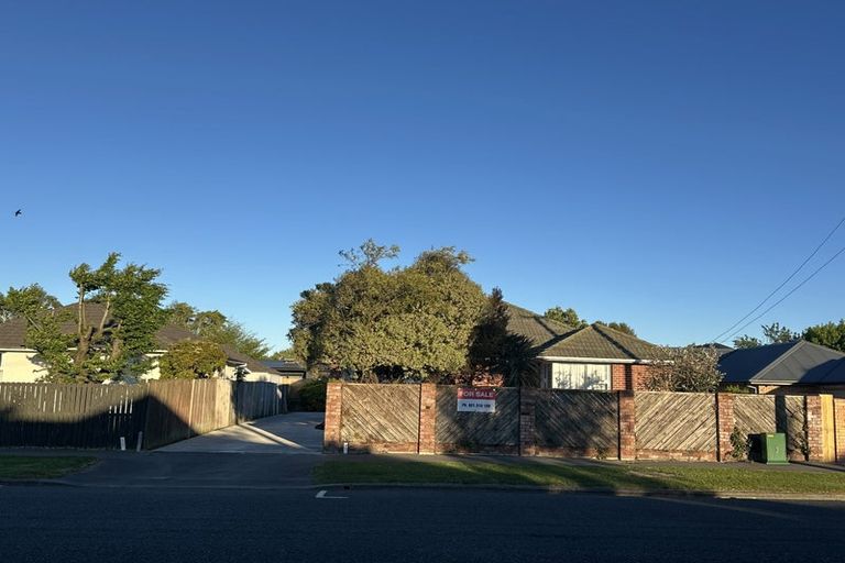 Photo of property in 11 Solway Avenue, Ilam, Christchurch, 8041