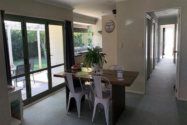 Photo of property in 33 Lavender Place, Papamoa Beach, Papamoa, 3118