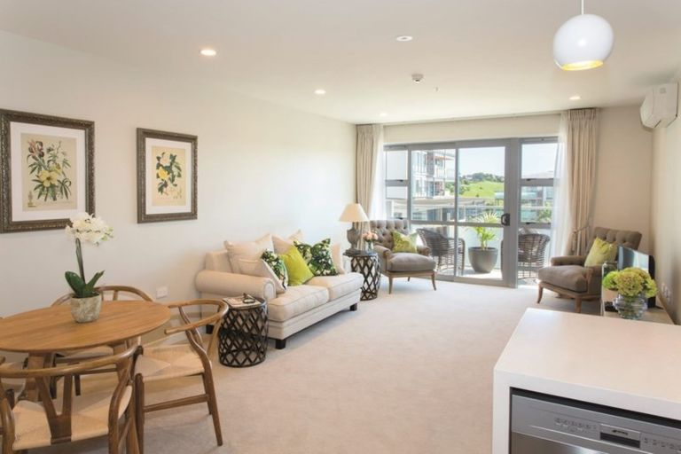 Photo of property in 9-11 Bayview Road, Paremata, Porirua, 5024