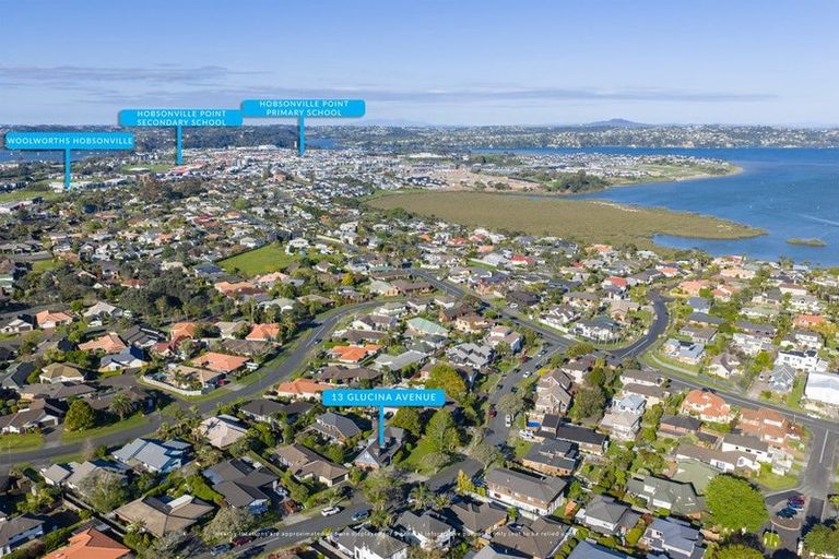 Photo of property in 13 Glucina Avenue, West Harbour, Auckland, 0618
