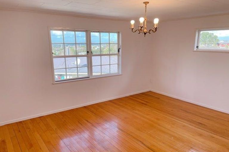 Photo of property in 15 Keegan Drive, Massey, Auckland, 0614