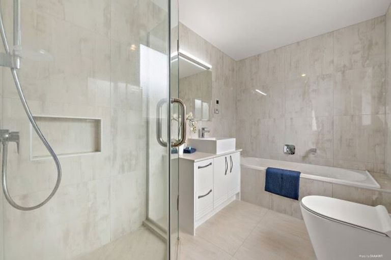 Photo of property in 34 Lisnoble Road, Flat Bush, Auckland, 2019