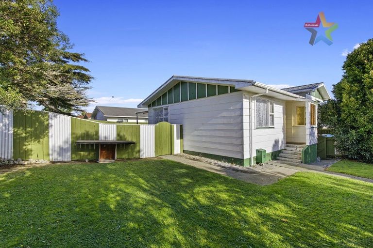 Photo of property in 1 Otira Grove, Kelson, Lower Hutt, 5010