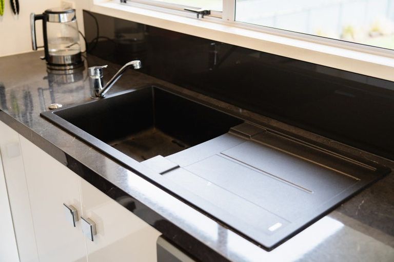 Photo of property in 20 Waldron Crescent, Green Island, Dunedin, 9018