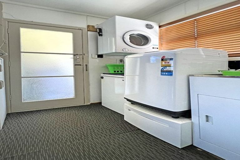 Photo of property in 2 Lincoln Road, Manurewa East, Auckland, 2102