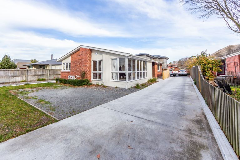 Photo of property in 201 Memorial Avenue, Burnside, Christchurch, 8053