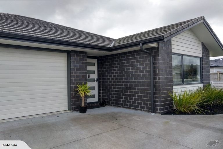 Photo of property in 4 Aporo Drive, Kumeu, 0810