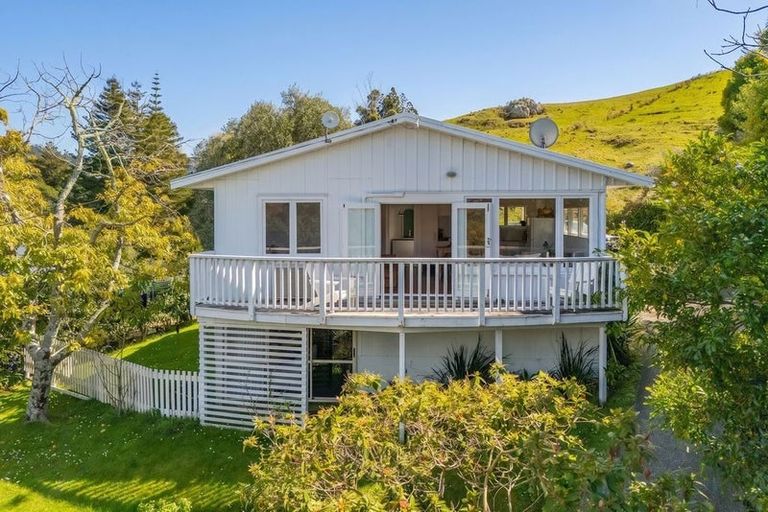Photo of property in 4 Ocean Beach Road, Tairua, 3508