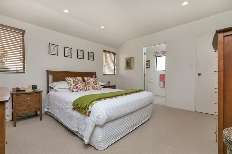 Photo of property in 4/39 Church Street, Northcote Point, Auckland, 0627