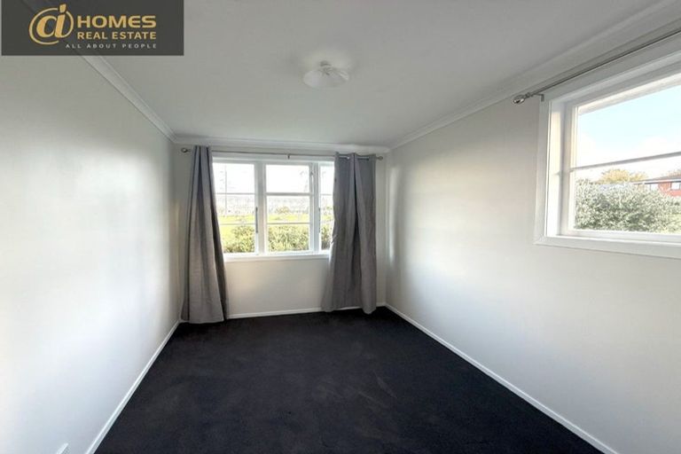 Photo of property in 3/237 Hepburn Road, Glendene, Auckland, 0602