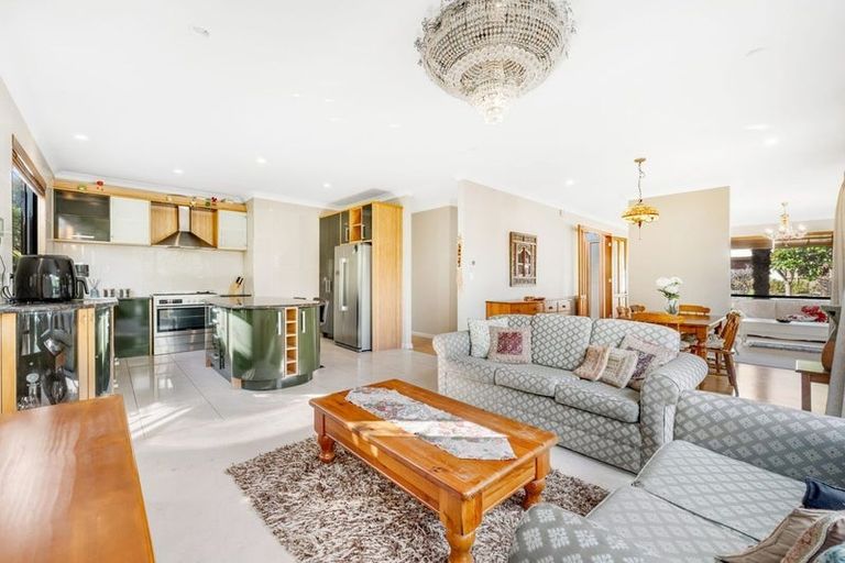 Photo of property in 6 Cherrywood Crescent, Northpark, Auckland, 2013