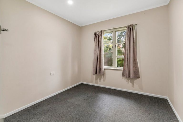 Photo of property in 51 Tirimoana Road, Te Atatu South, Auckland, 0602