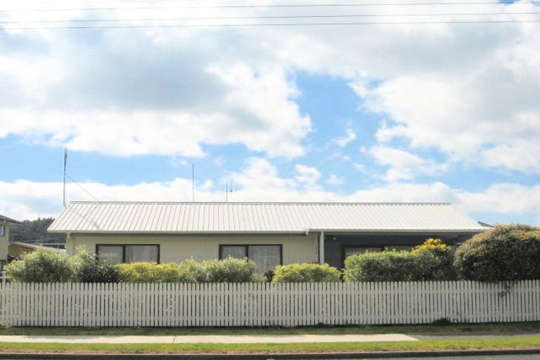 Photo of property in 302b Ocean Road, Whangamata, 3620