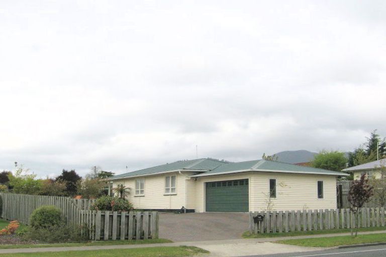 Photo of property in 8 Kiddle Drive, Hilltop, Taupo, 3330
