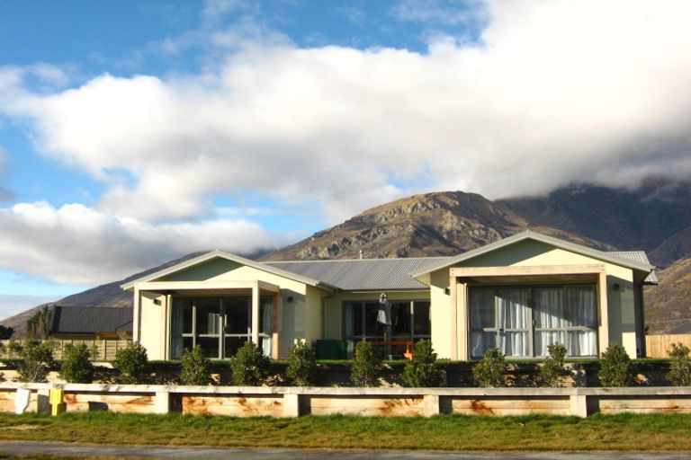Photo of property in 12 Lochnagar Drive, Lake Hayes, Queenstown, 9304