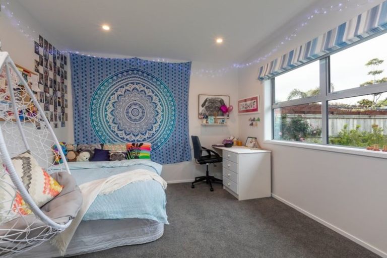 Photo of property in 67 Waipunahau Road, Waikanae, 5036