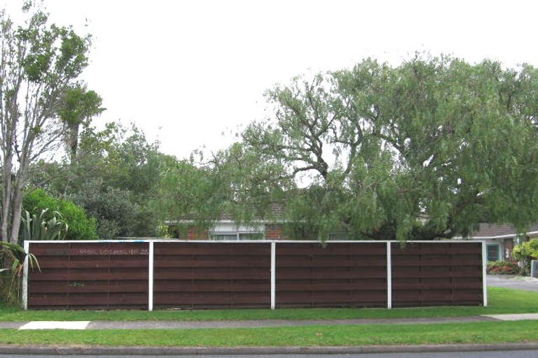 Photo of property in 2/65 Glendale Road, Glen Eden, Auckland, 0602