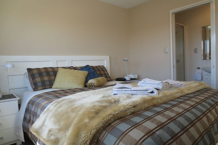 Photo of property in 8c Broadbent Street, Riccarton, Christchurch, 8041