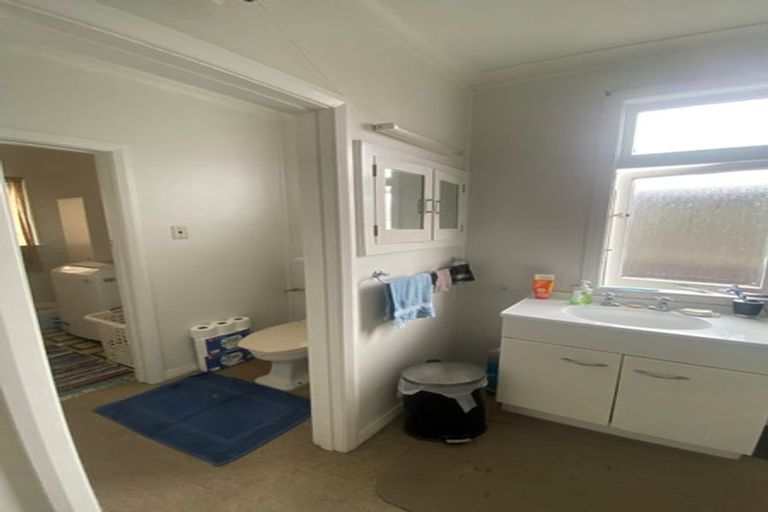 Photo of property in 2 Liverpool Street, Takaro, Palmerston North, 4412